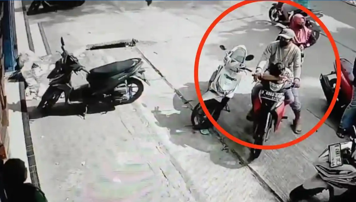 Modus Baru Pencurian HP di Koja Jakarta Utara Terekam CCTV, Bawa Anak dan Istri